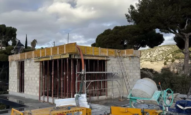 Location de pompe à béton mobile, Marseille, Azur Pompe